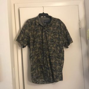 Patterned Button up t shirt